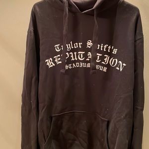 Taylor Swift Reputation Tour black hoodie with keychain